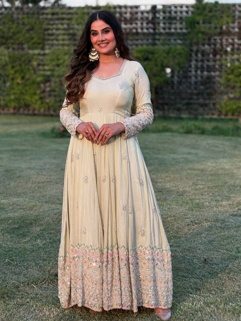 Ruhi S 528 Georgette Embroidery Worked Gown Collection